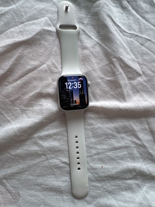 Apple watch 8 45мм бедого цвета