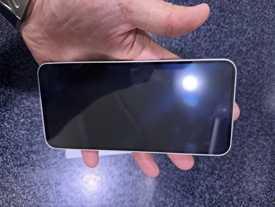 samsung a56 pamit 8.128g holati yahwi karopka bor oqip tel qlila