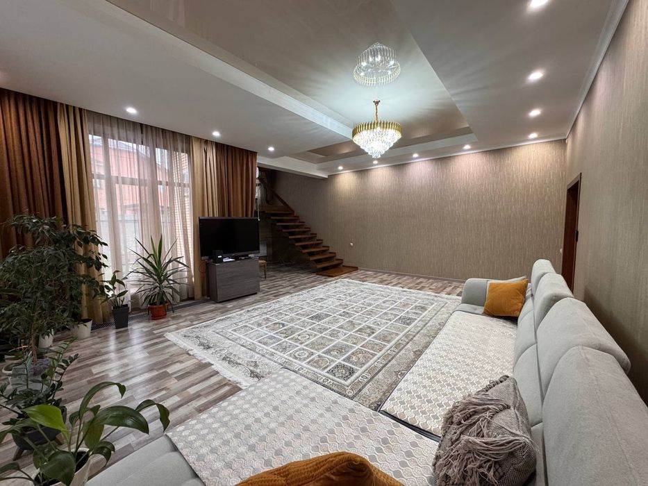 Продам коттедж в центре кшт