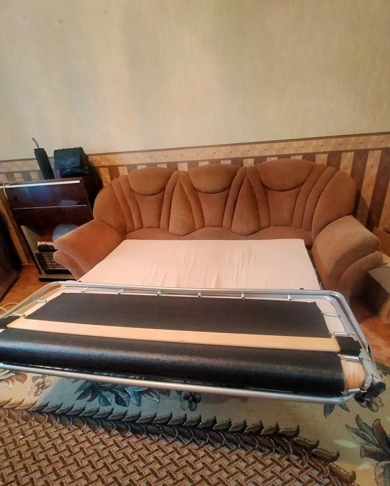 Диван и кресло .