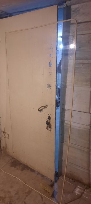 Продаётся оргстекло.