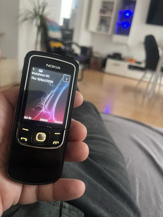Nokia 8600 luna , stare foarte buna !