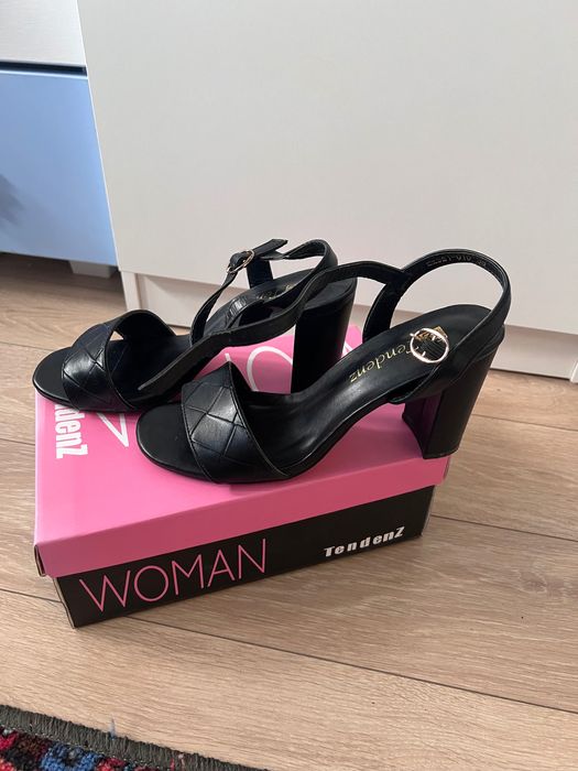 Дамски сандали на ток