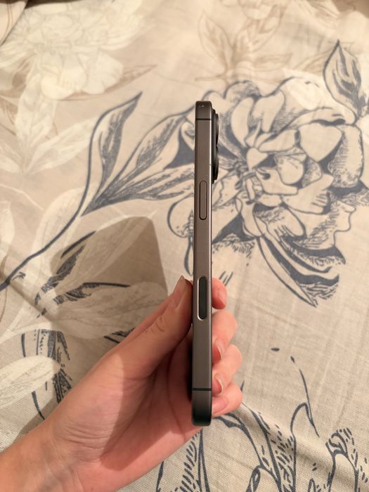 Продам Iphone 17