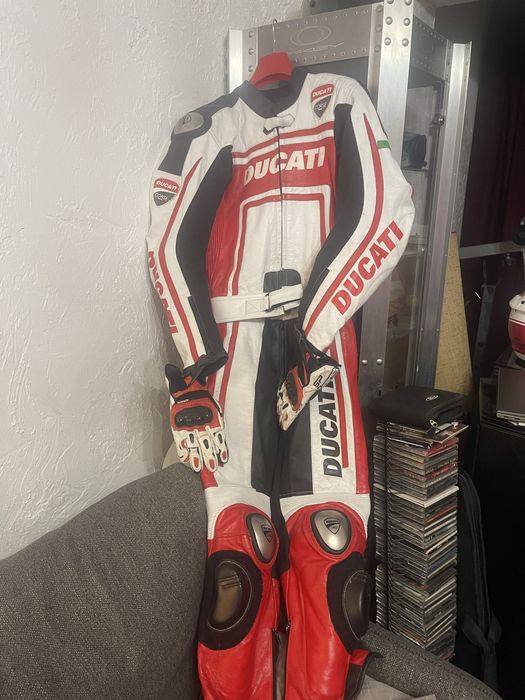 Vand costum Ducati piele doua bucati M