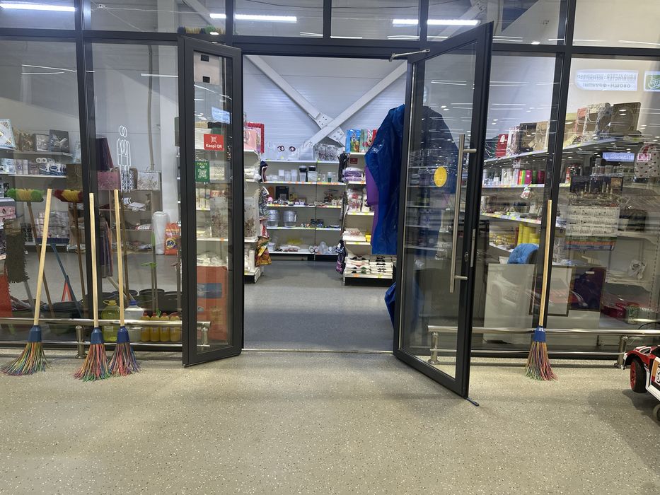 Торговый отдел по продаже 1000 мелочей