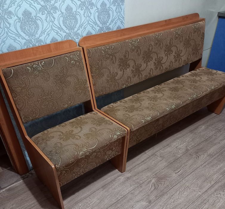 Стул кухонный в хорошем состоянии