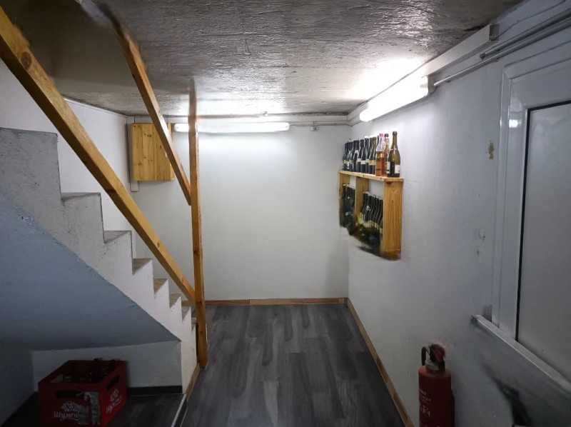 Триетажна къща в Оброчище