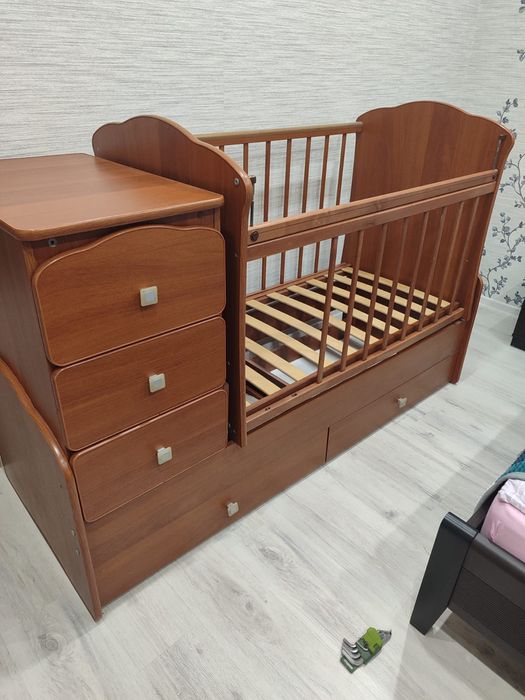 Кроватка- маятник.