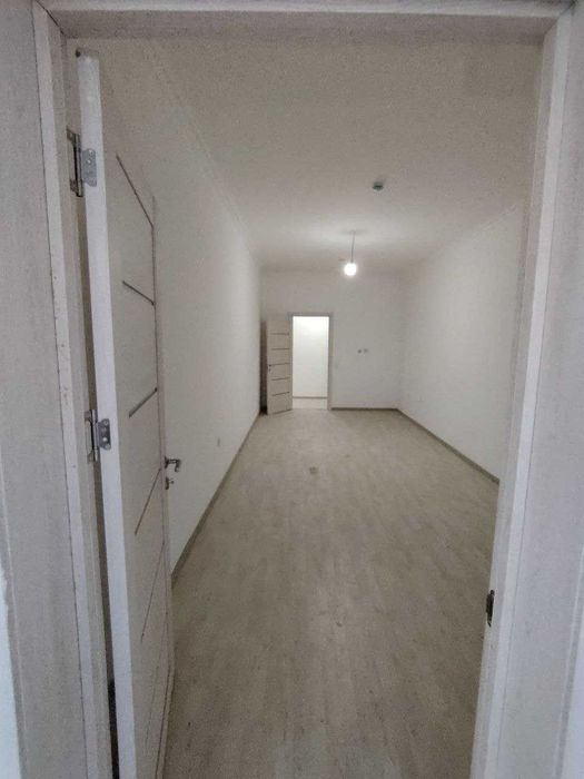 сотилади 4хонали квартира Янгихаёт тумани