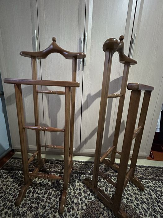 Напольная вешалка под одежду ( плечики )