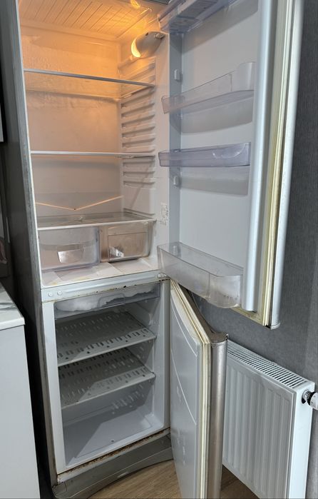 Холодильник Indesit