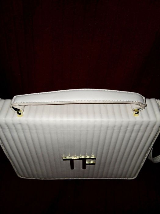 По распродаже из Америки, женская сумка от бренда "TF" ! Цена 120.000