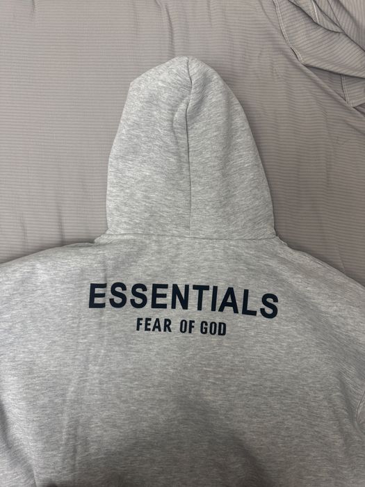 Продаю найк теч флис и ессентиалс