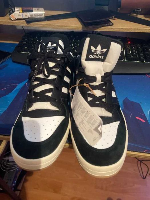 adidasi, nike, adidas