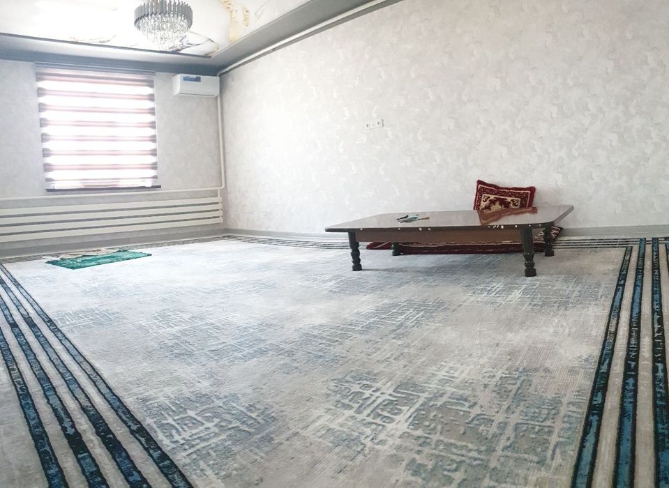 Тошкент вилояти Нурафшон шахрида уй сотилади