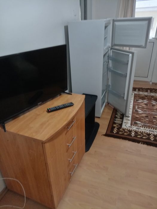 Închiriez garsoniera