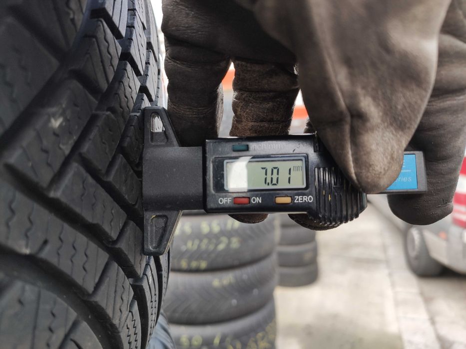 4бр Зимни гуми 225 55 17 - Hankook