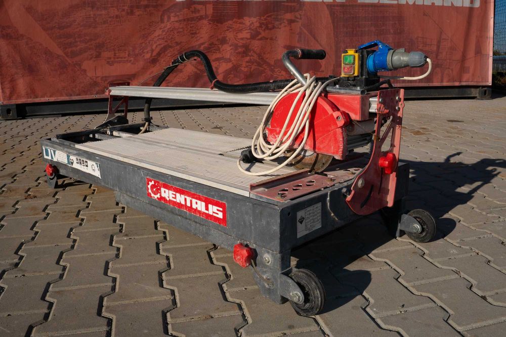 Inchiriem masini profesionale de taiat gresie