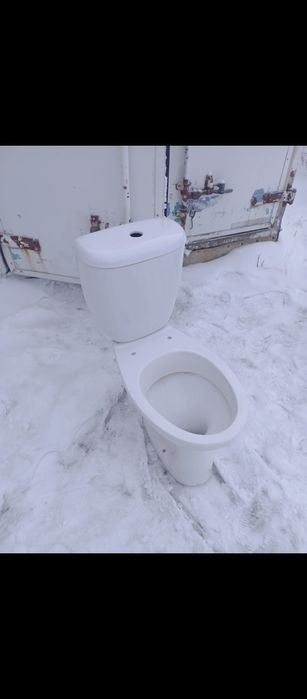 Продам бачком с унитазом