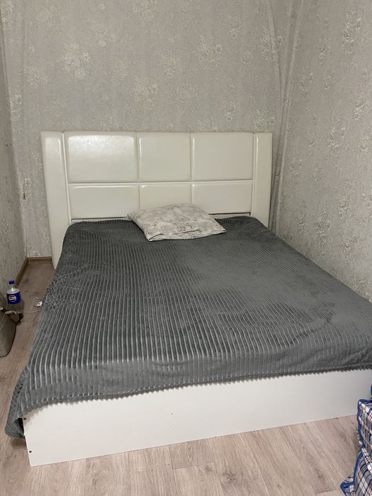 Продам спальный гарнитур полностью