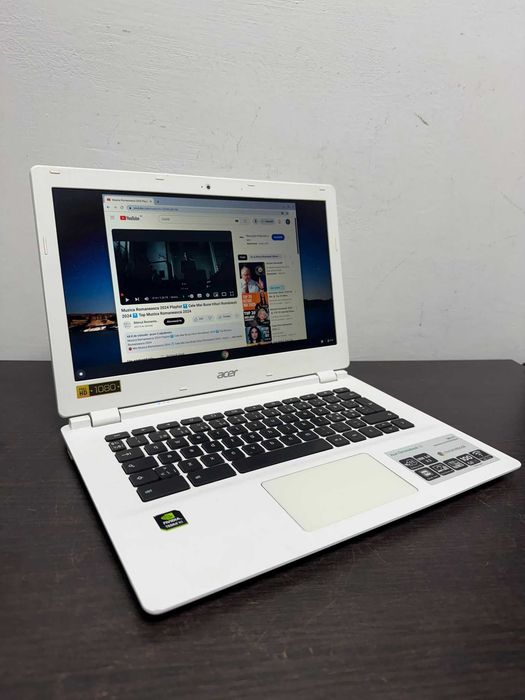Laptop ACER Chromebook 13 ruleaza instant si tine foarte mult bateria peste 8 ore
