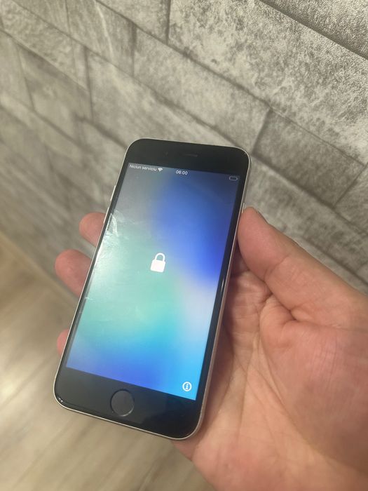 IPhone SE 3 2022 pentru recarosare