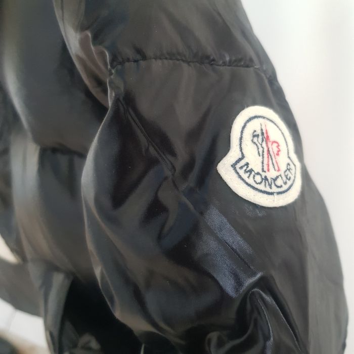 Geaca M o n c l e r,  3(4) ani, cu puf de gasca