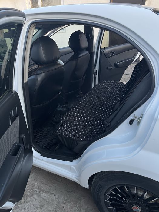 Продам машину chevrolet aveo ls