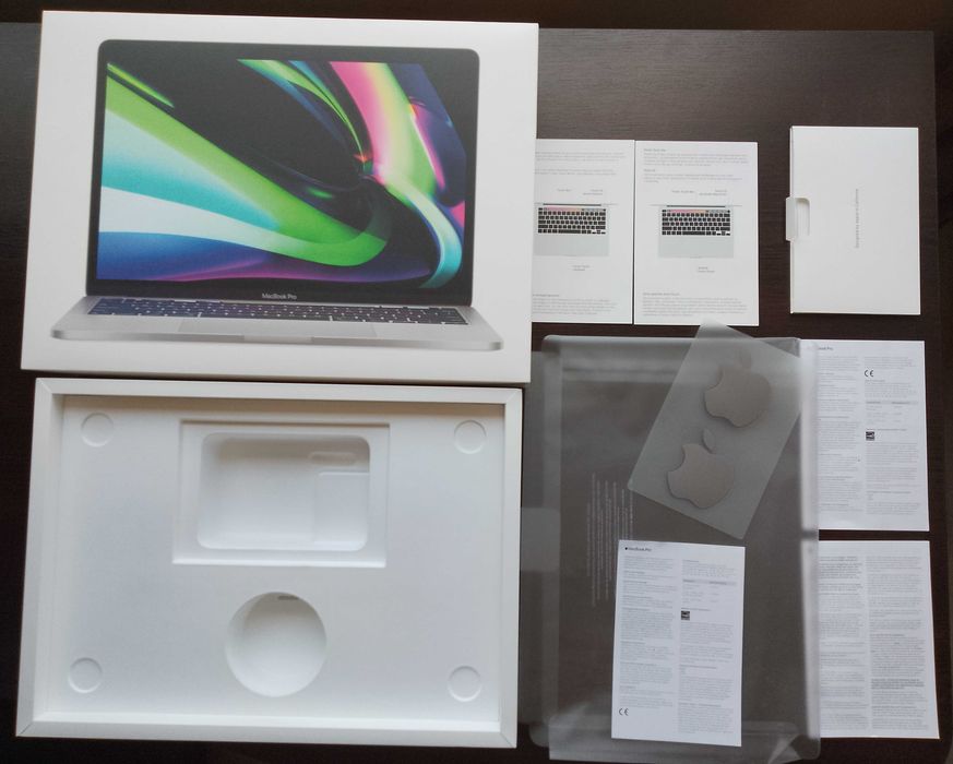 Лаптоп 13-инчов MacBook Pro на Apple - кутия