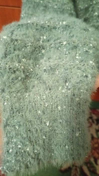 Женский свитер новый