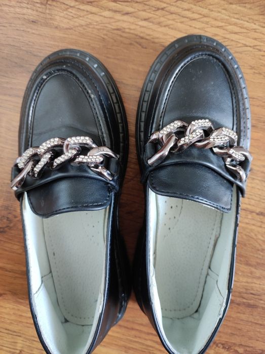 Туфли детские в школу, в сад белые и черные