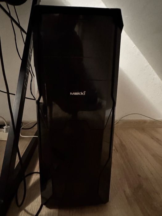 Геймърски компютър RX 480 8GB / Ryzen 3 / 16GB RAM