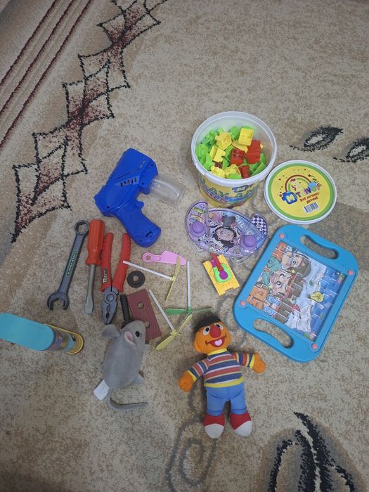 Продам игрушки  развивающий