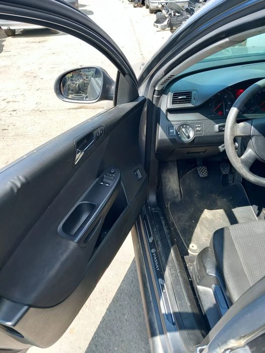 Dezmembrari VW Passat B6 1.9 TDI / Cod Motor BLS