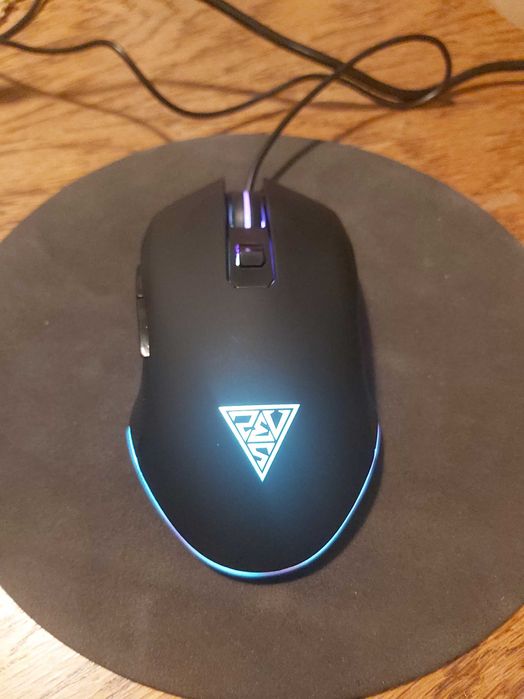 Vând mouse Gamdias nou RGB