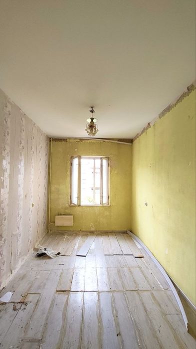 Ibinsino 2 5/4/5 balkon 2:6 srochno sotiladi yol yuzi