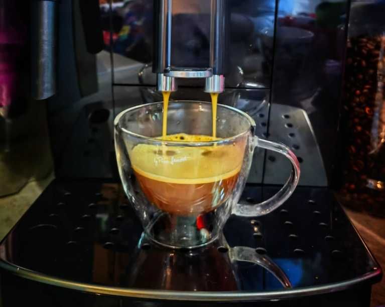 Кафеавтомат De'Longhi Magnifica S в гаранция Делонги