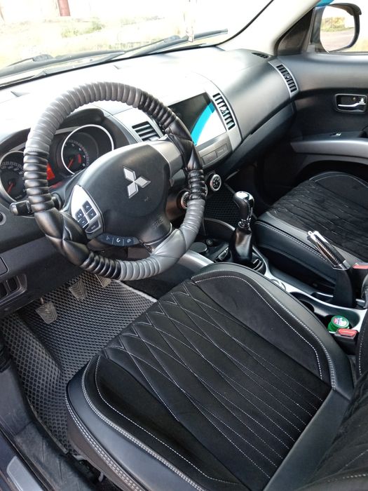 Продам мицубиси аутлентр.