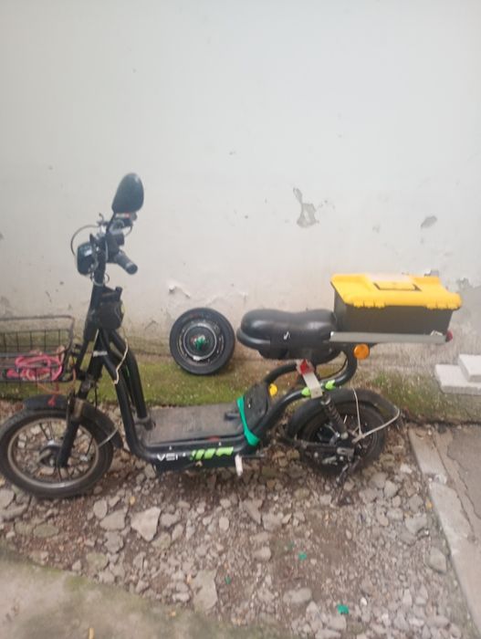 Vând scuter electric volta