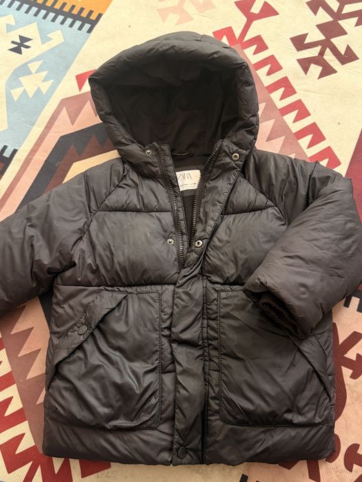 Ұл балаға арналған Zara қара курткасы
