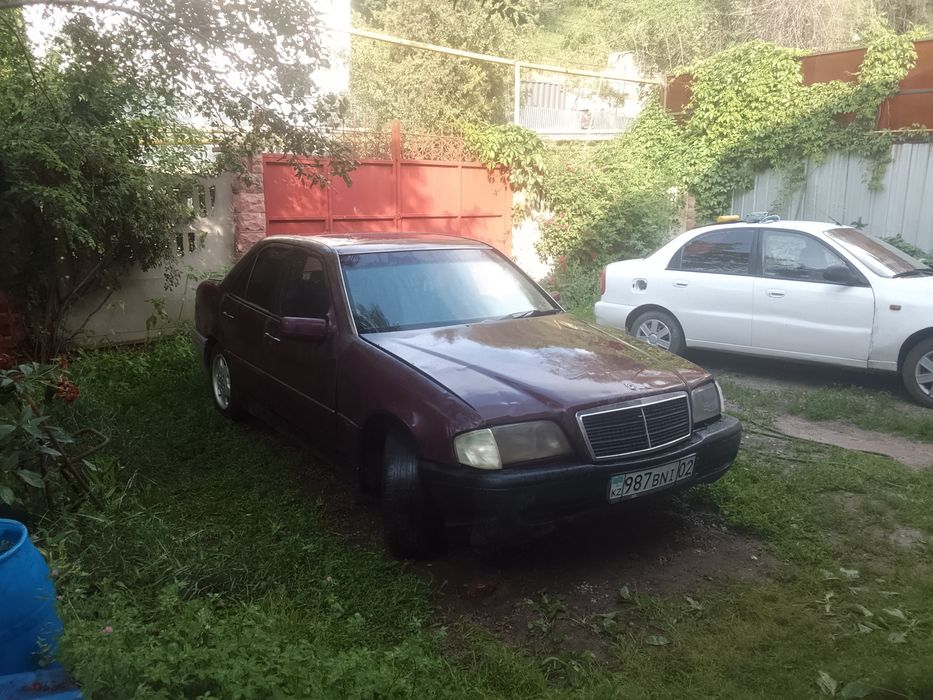 Мерседес w202 c220