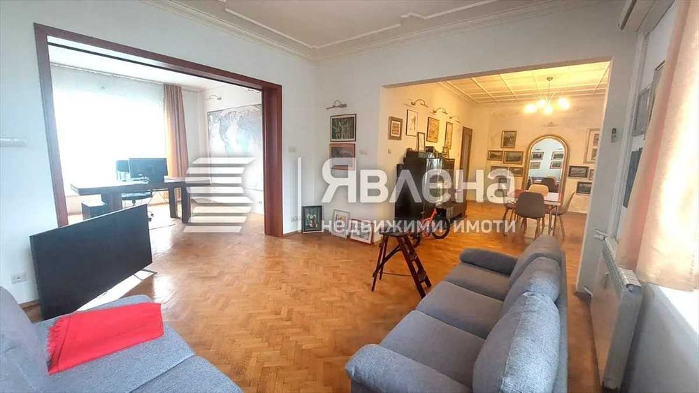 Дава се под наем Тристаен апартамент в София, Център - 130 кв.м за 1271.43 € - Снимка #6