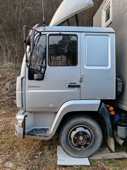 Vând camion apicol 12t 84 locuri familii orizontalii