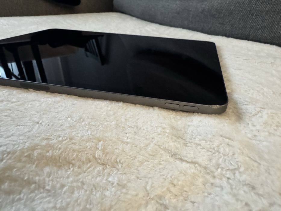 iPad Pro 12.9” Gen 6 M2, 256GB, stare excelentă + husă inclusă