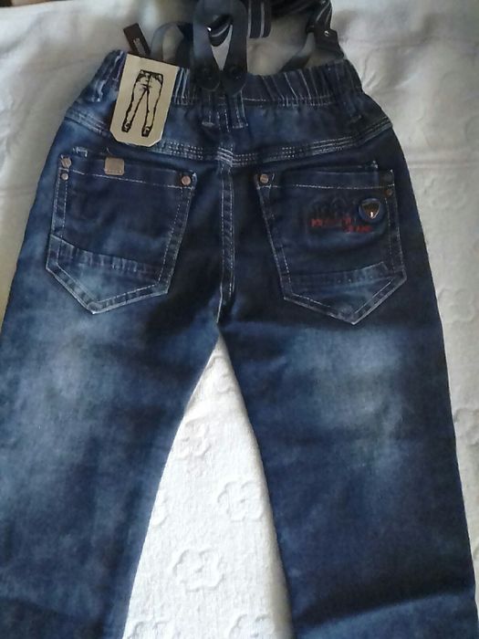 Детски дънки-нови