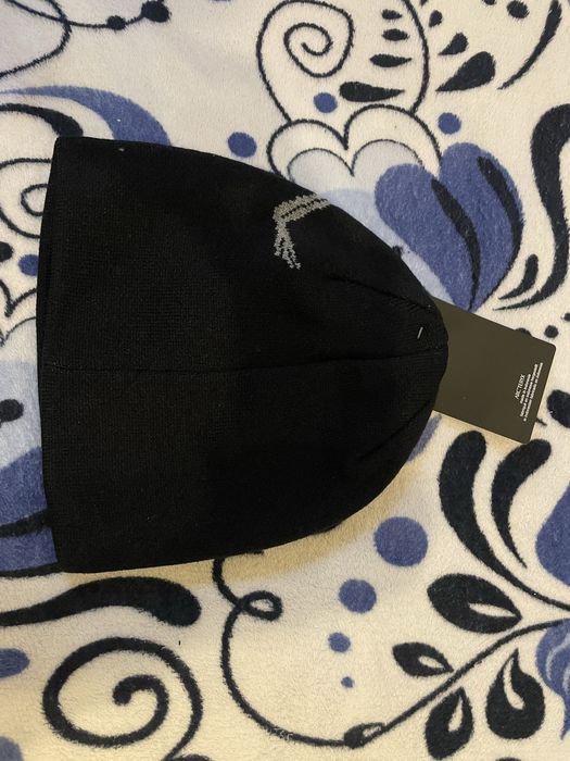 căciulă Arc’teryx, nouă