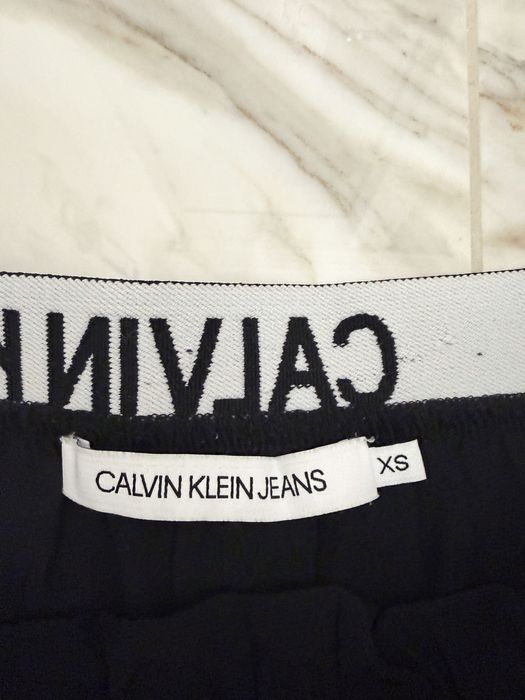 Calvin Klein юбка оригинал XS-S