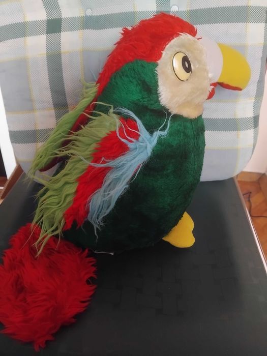 Голям плюшен папагал