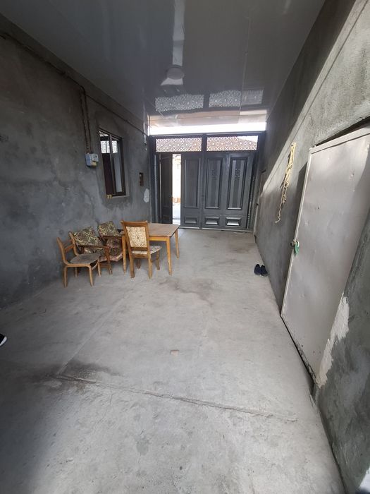 Чирчик Шахрида  3  Хонали Ховли Троицкийда жойлашган 18-мактаб якин Ои